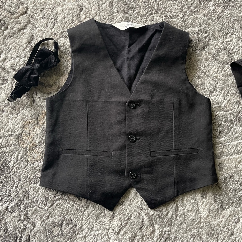 H&M suit - Picture 2 of 2